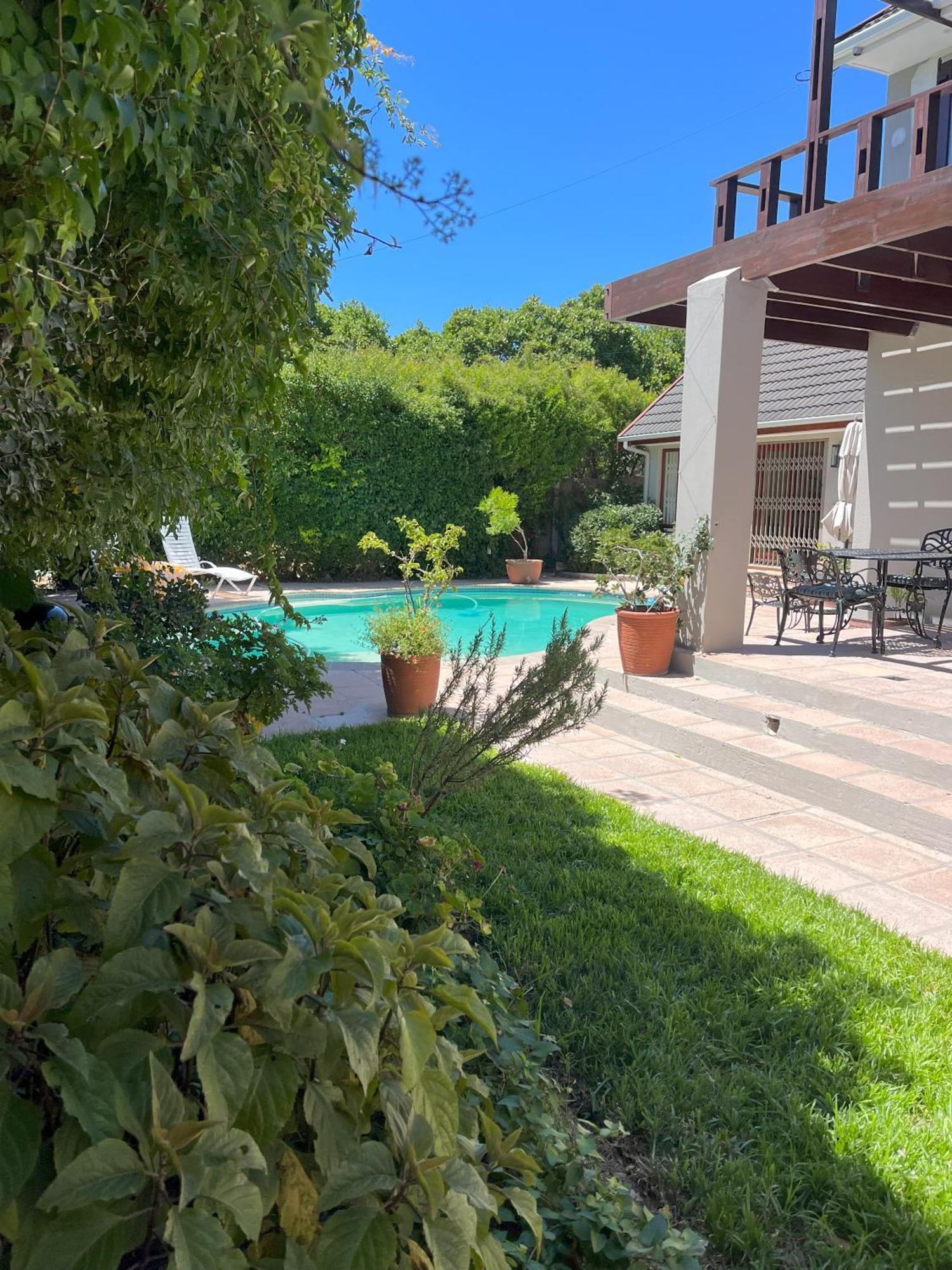 Pinoak - Constantia Guest house Cape Town