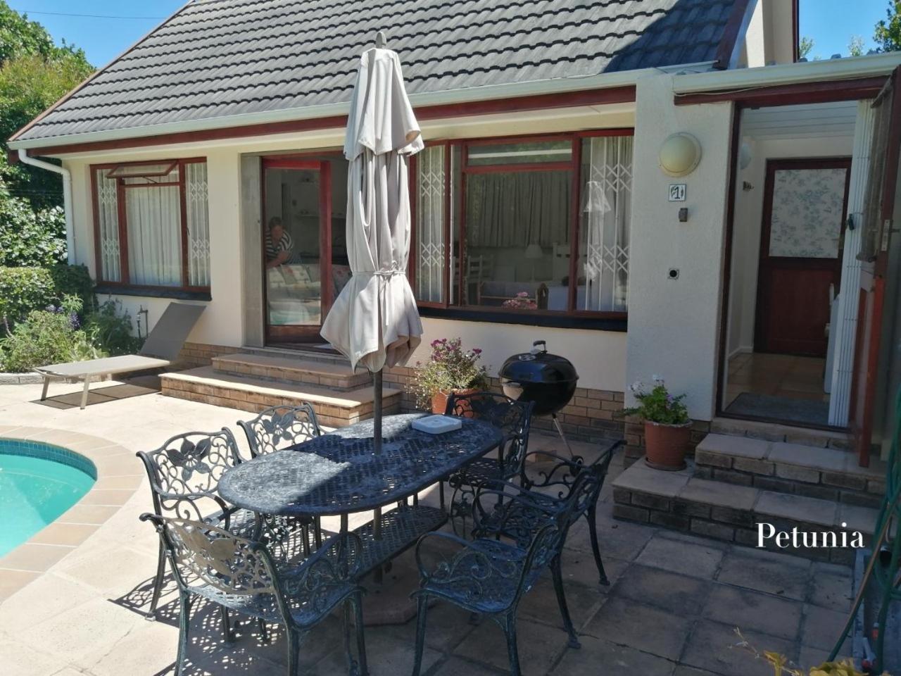 Pinoak - Constantia Guest house 3*