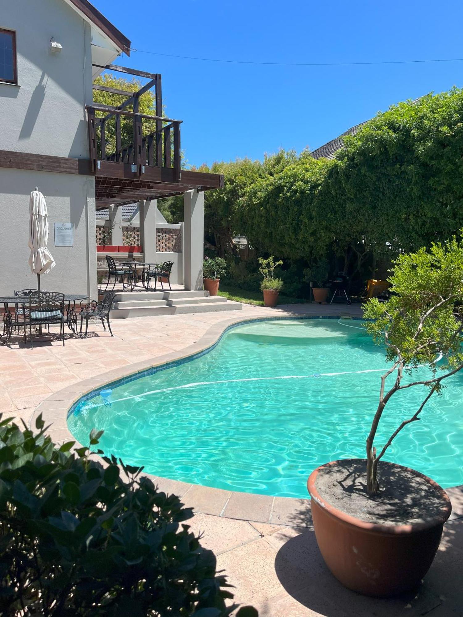 Pinoak - Constantia 3*