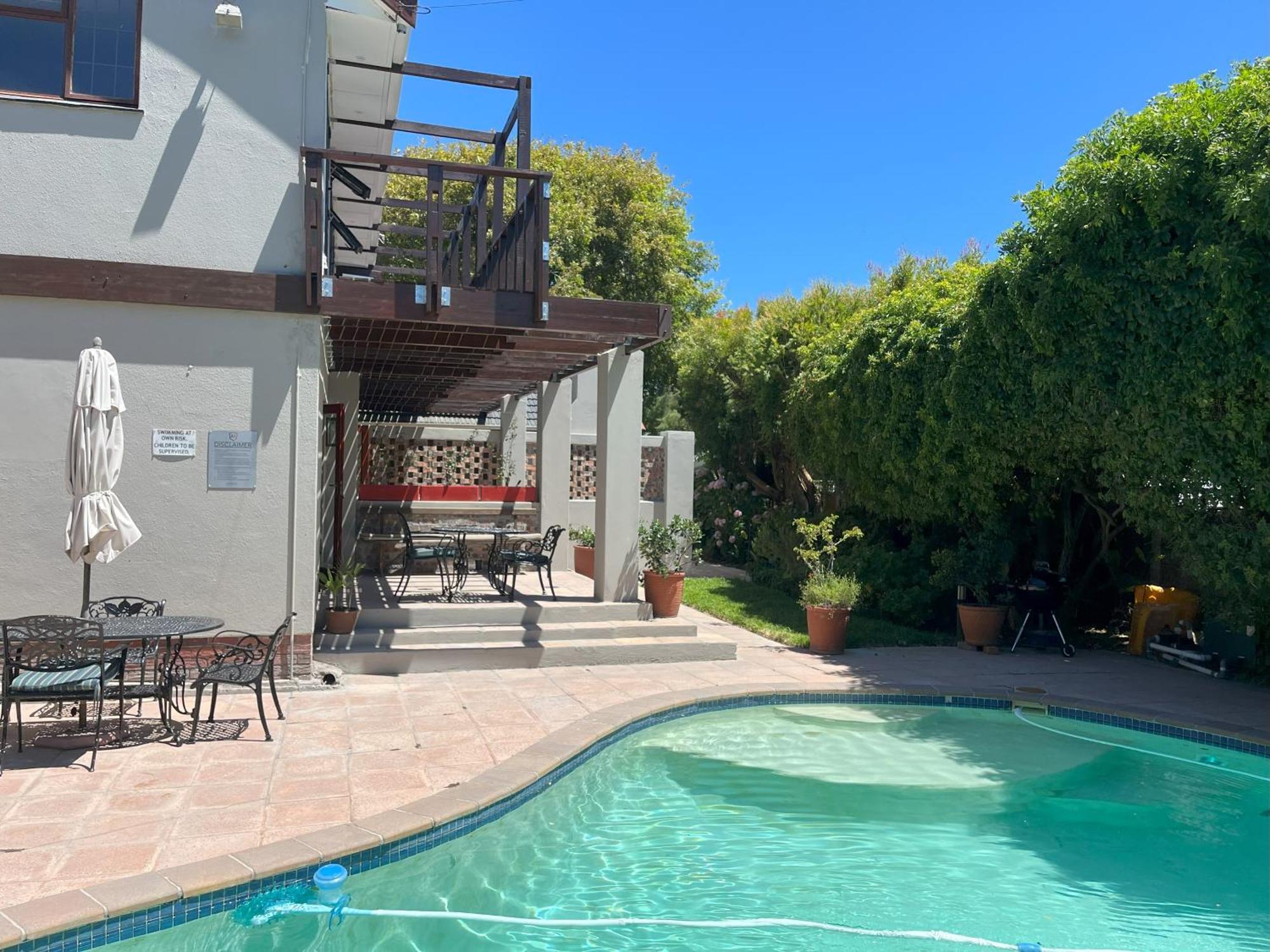Guest house Pinoak - Constantia Cape Town