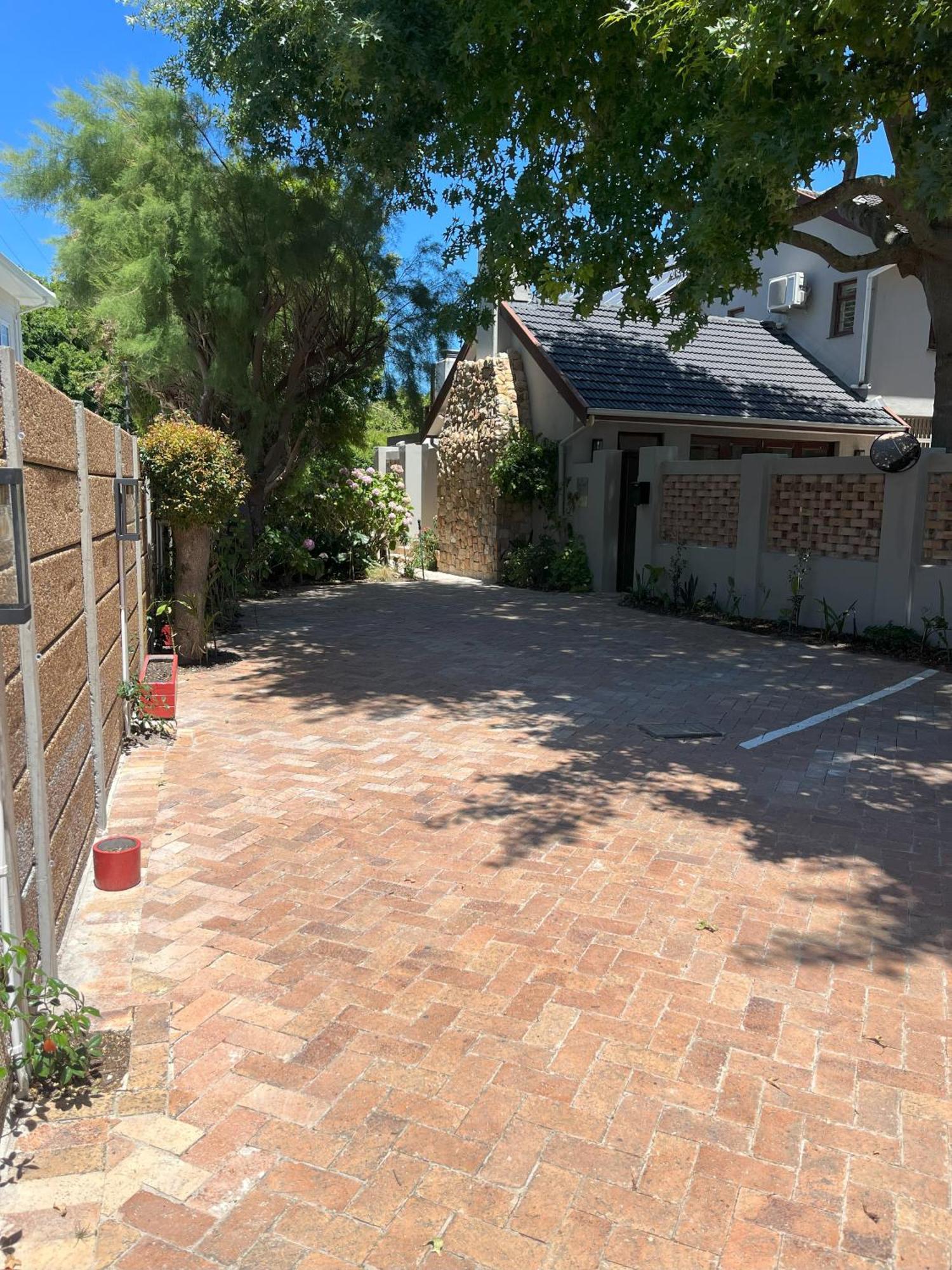 Pinoak - Constantia