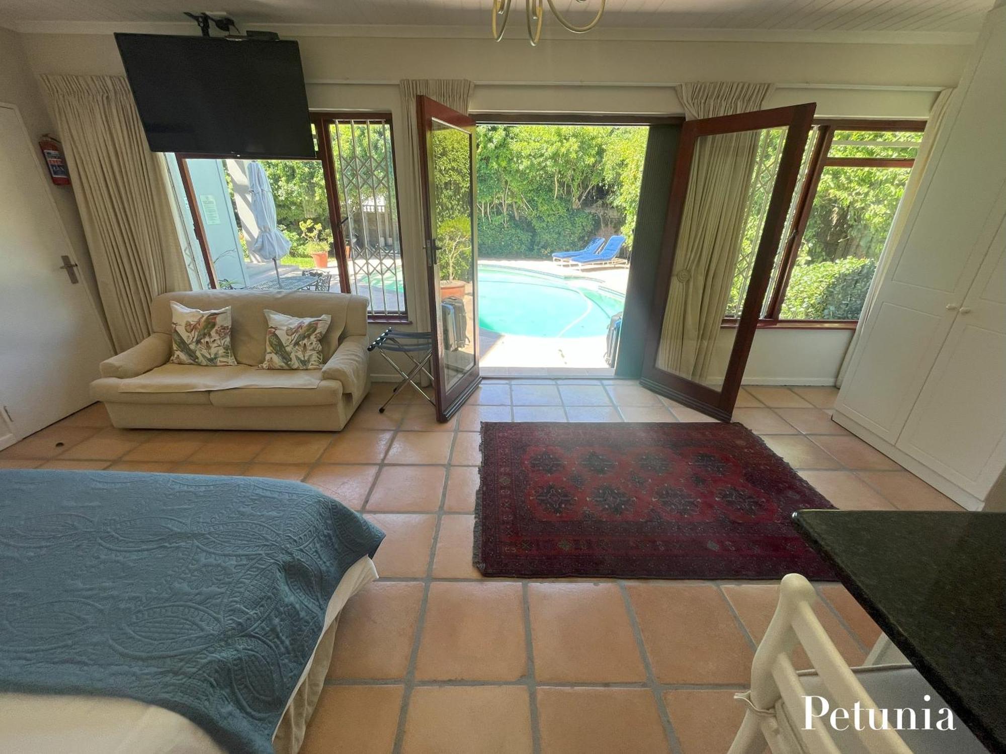Pinoak - Constantia 3*