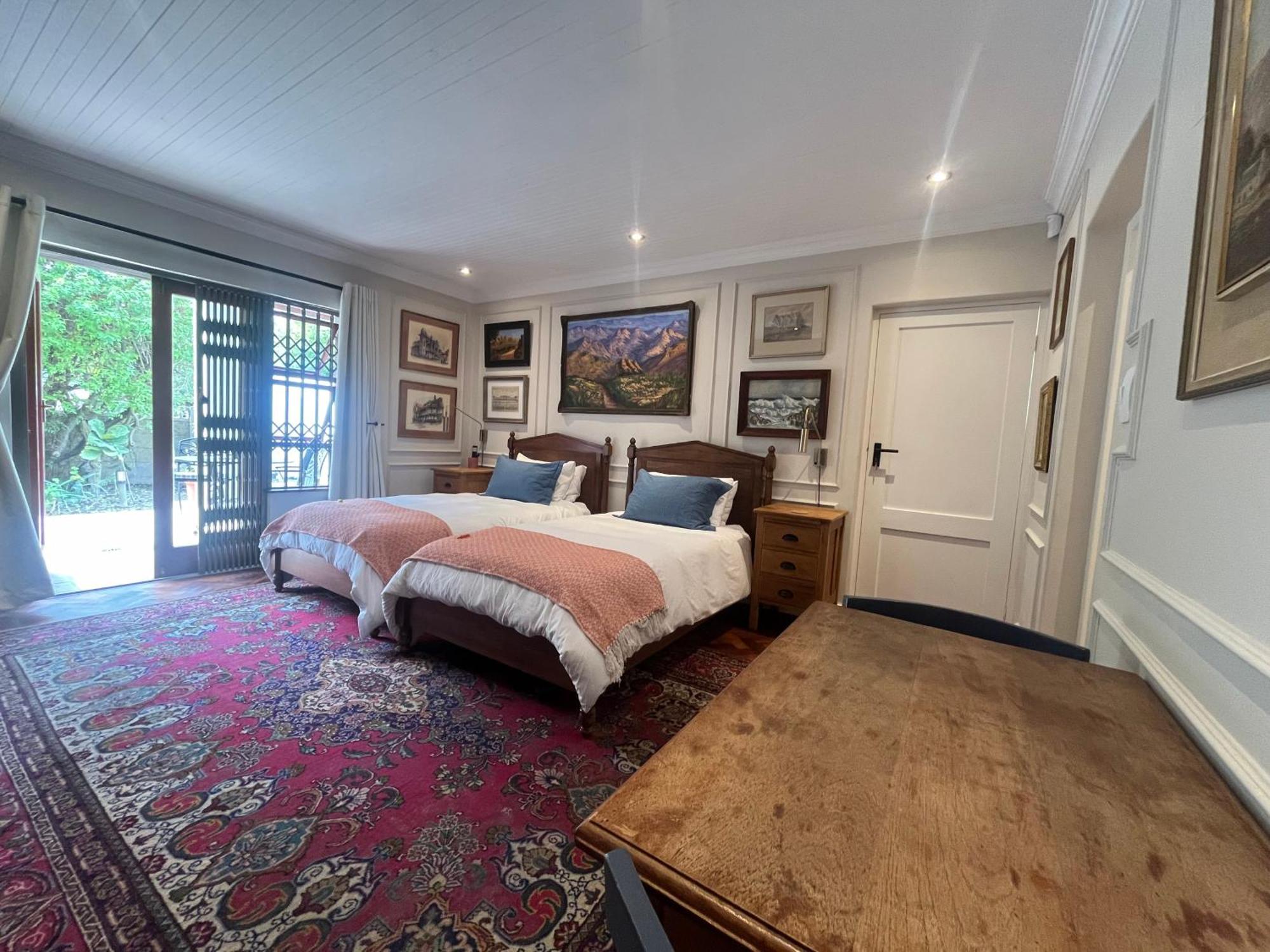 Pinoak - Constantia 3* Cape Town